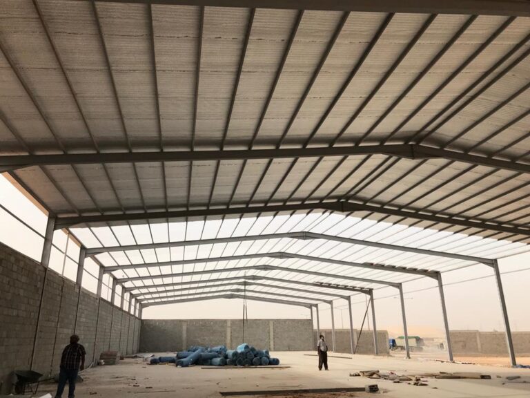 ساندوتش بانل للمستودعات في الرياض بمواصفات عالية الجودة