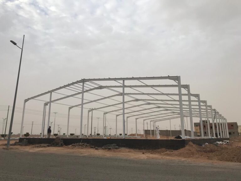 مقاول هناجر ساندوتش بانل بالرياض بخبرة و كفاءة عالية في التنفيذ